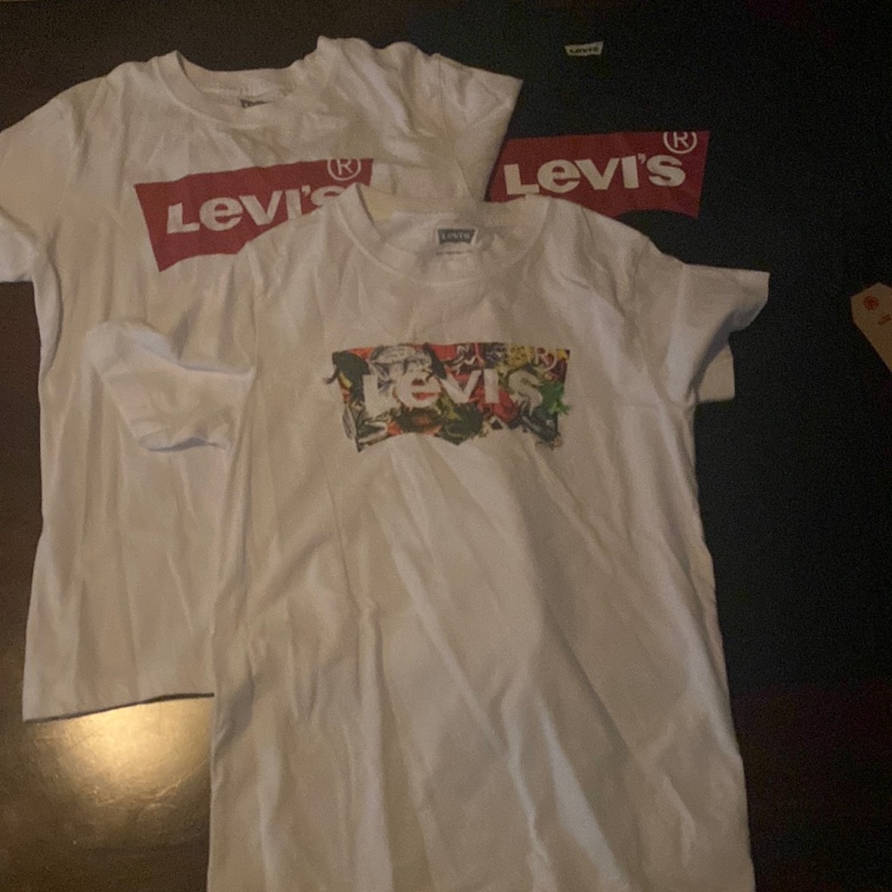 3 boys Levi tshirts
